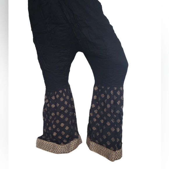 Black & gold flared bell botton pants - Picture 3 of 4